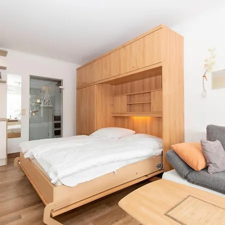 Trafalgar 330 Apartment